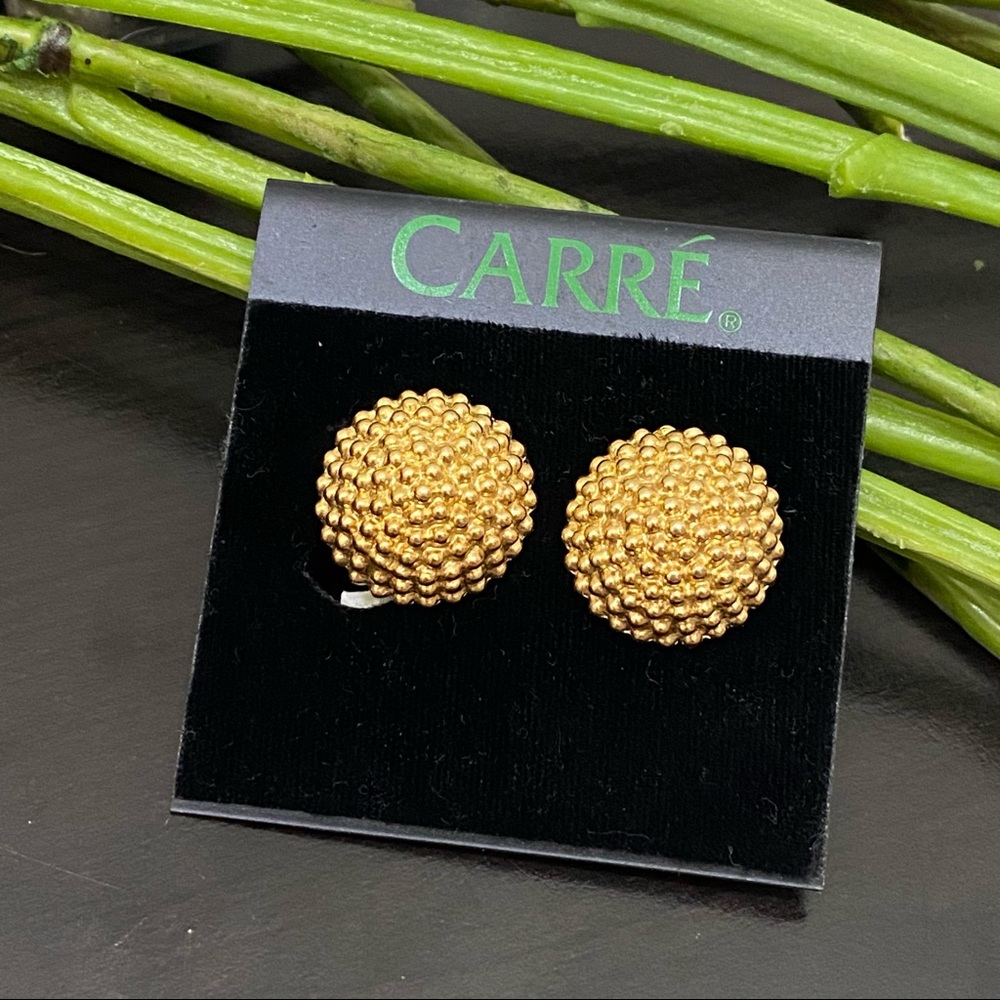 Vintage CARRÉ Golden Beehive Button Clip On Earrings